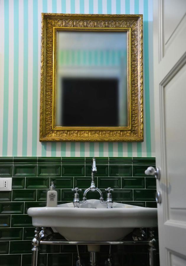 Regal House Roma Capucci 6 Hotel Екстериор снимка