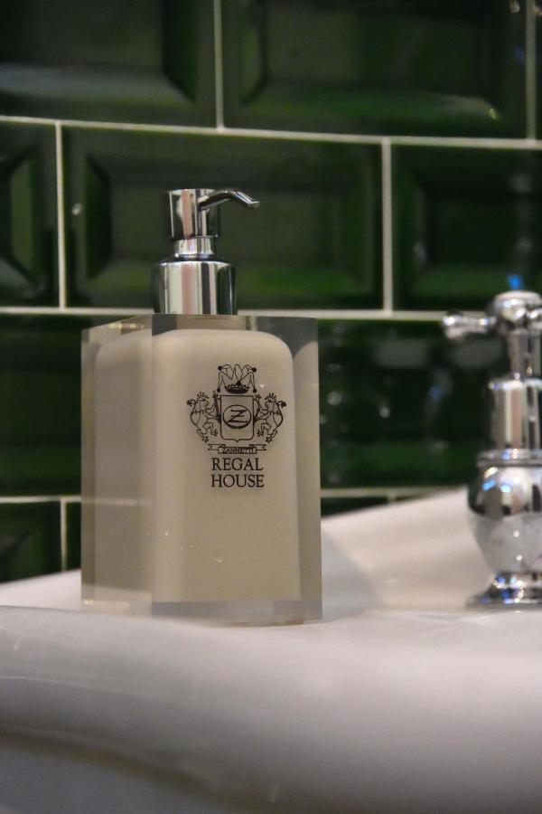 Regal House Roma Capucci 6 Hotel Екстериор снимка